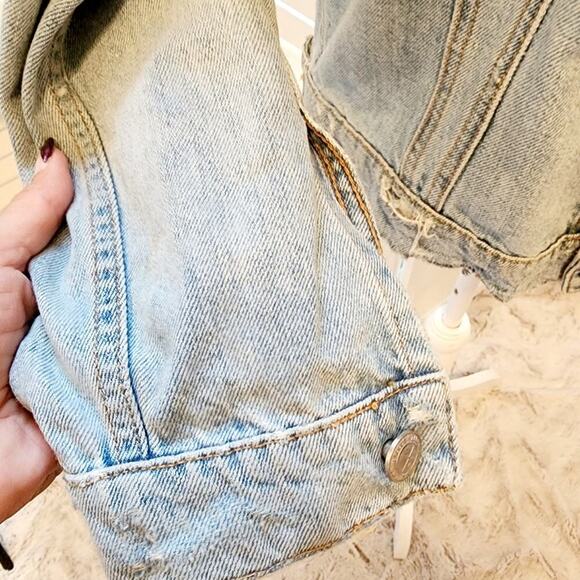 ZARA WOMEN DISTRESSED LIGHT WASH JEAN JACKET WITH SHOE LACE BACK SIZE SMALL - Picture 7 of 8